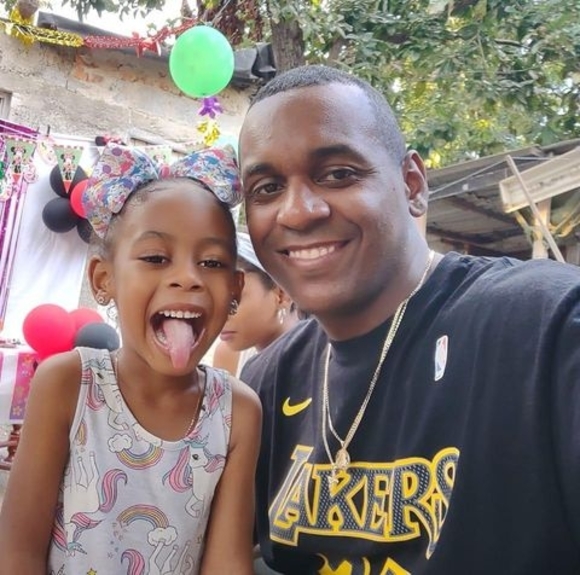 Meet your Posher, Yasmany - Picture 1 of 1